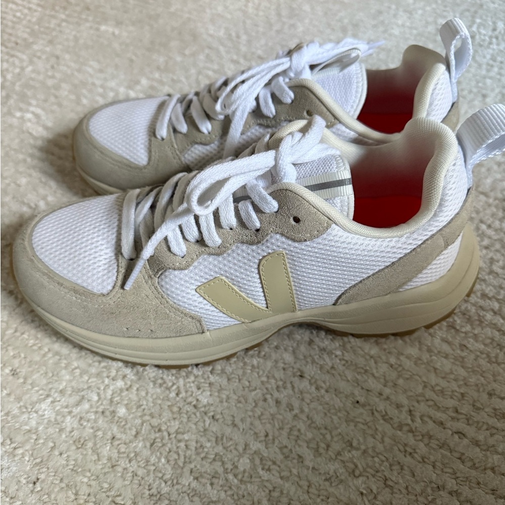 Veja Women's Cream and White Sneakers